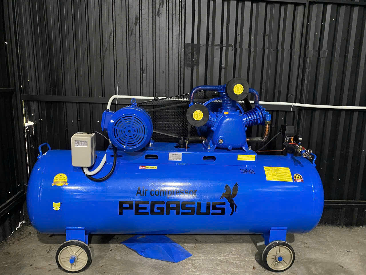 Máy nén khí Pegalion - 7.5HP, 330L, 12.5bar (380V)